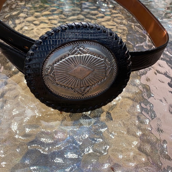 Vintage conch belt... snakeskin? main image 5